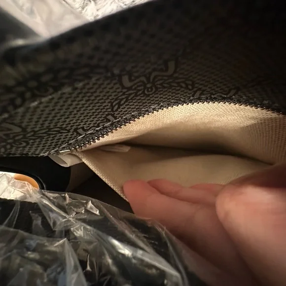 MCM  *NEW WITH TAGS *Himmel Tote Bag In Natural-Tone Soft Nappa - Picture 11 of 14